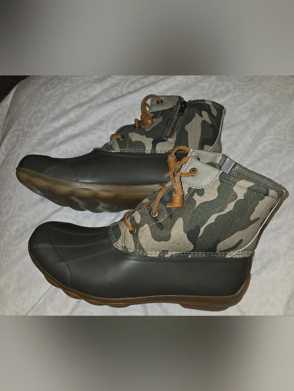 Sperry Women’s Olive Green Camo Duck Boots Size 11